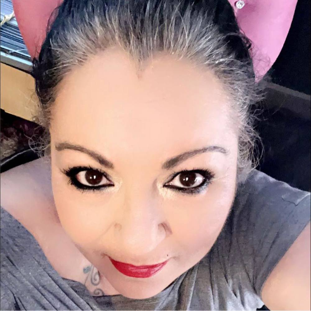 Meet your Posher, Eva